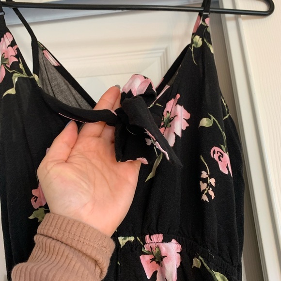 Black romper - Picture 3 of 3